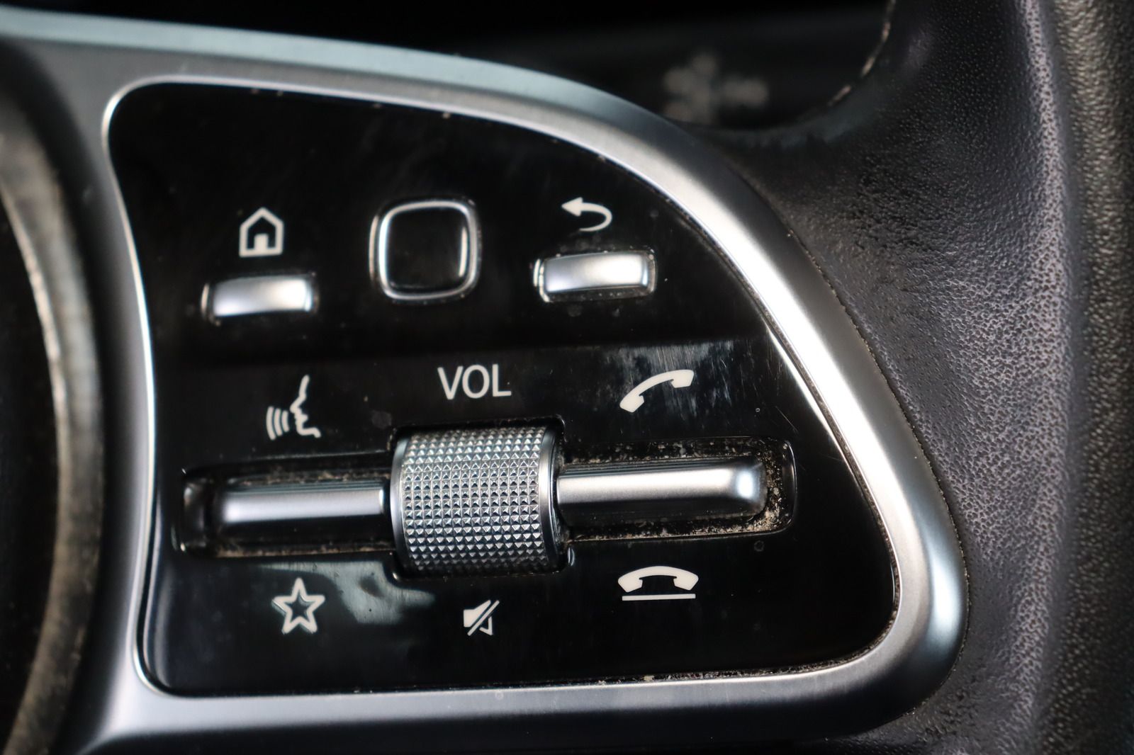 Fahrzeugabbildung Mercedes-Benz B 200 * LED * Navi * Leder