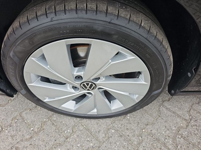 Fahrzeugabbildung Volkswagen Golf VIII Variant 2.0 TDI STYLE AHK HUD SHZ KAME