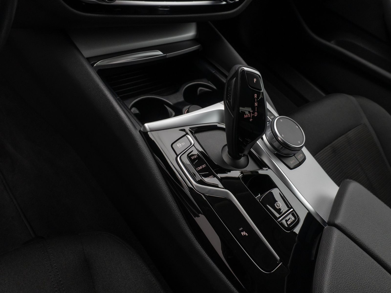 Fahrzeugabbildung BMW 530i Lim.DAB CockPitPro PDC Sitzhzg Alarm LED