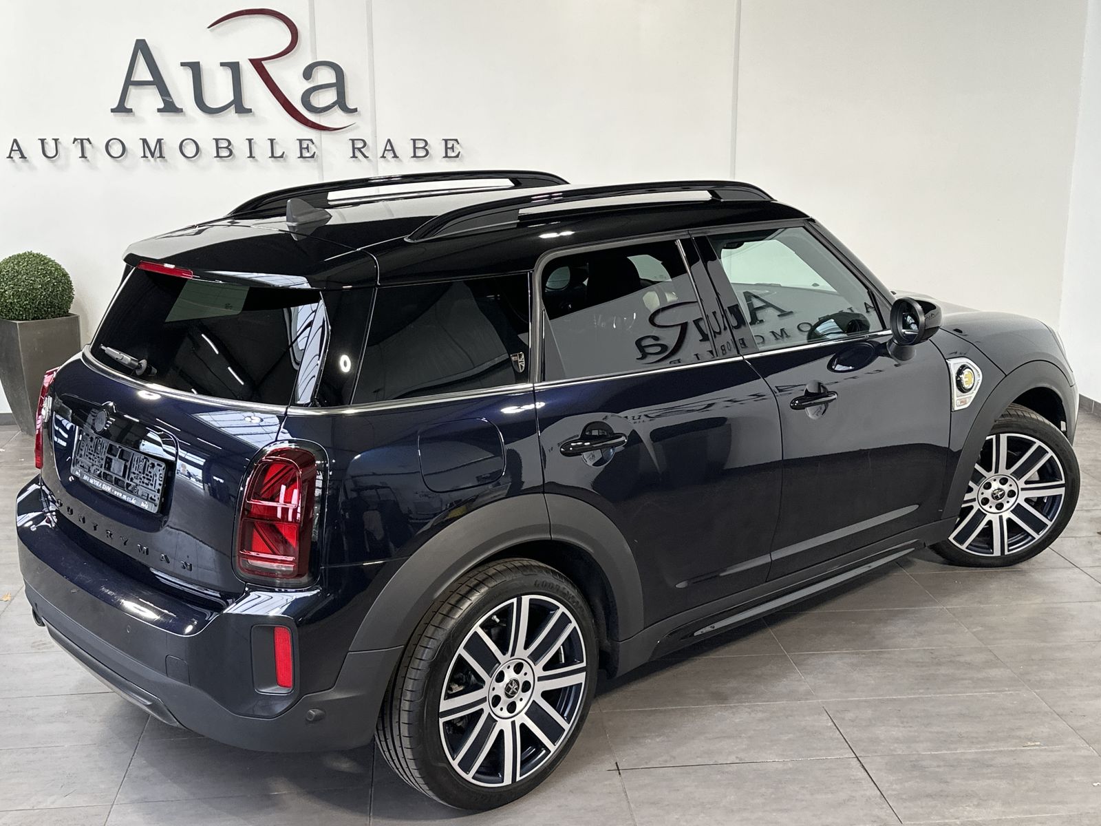 Fahrzeugabbildung MINI Cooper SE Countryman All4 NAV+LED+KAMERA+19ZOLL