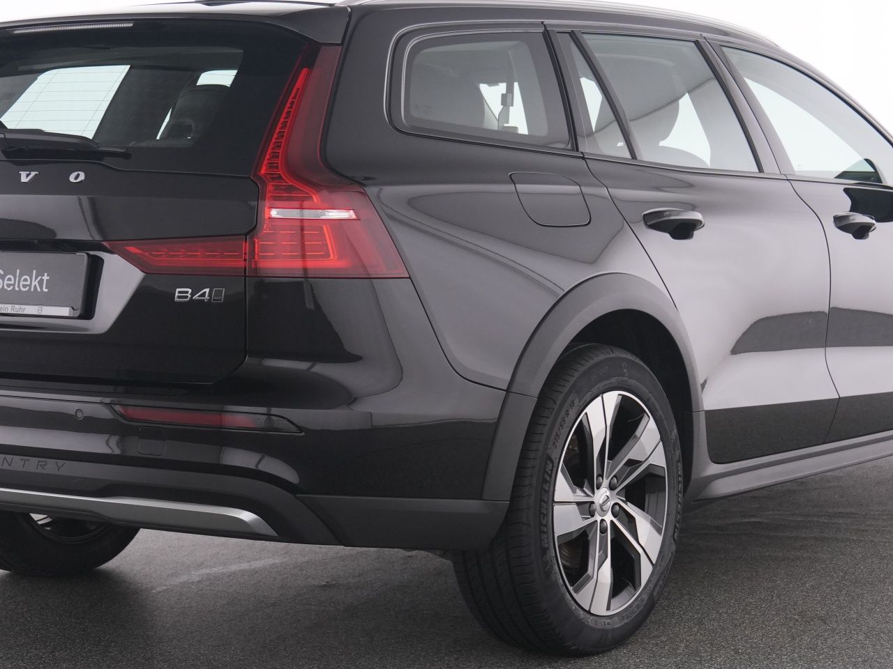 Volvo V60 Cross Country B4 AWD PLUS MET+WINTERPAK+ foto 10