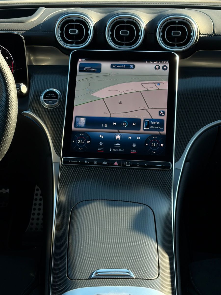 Fahrzeugabbildung Mercedes-Benz GLC 200 4M AMG + Pano Standhzg Burmester ACC AHK