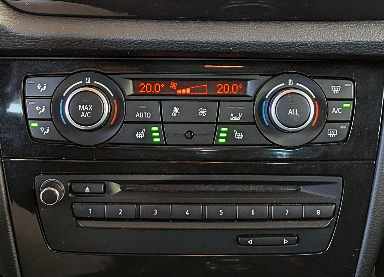 Fahrzeugabbildung BMW X1 25 d xDrive SPORT NAVI XENON H/K SOUND AHK