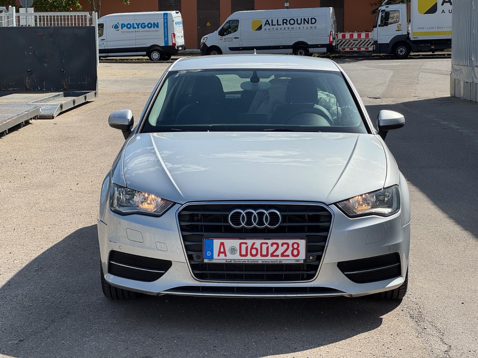 Audi A3 Sportback ambiente +NAVI+AUTOMATIK+ALU+PDC