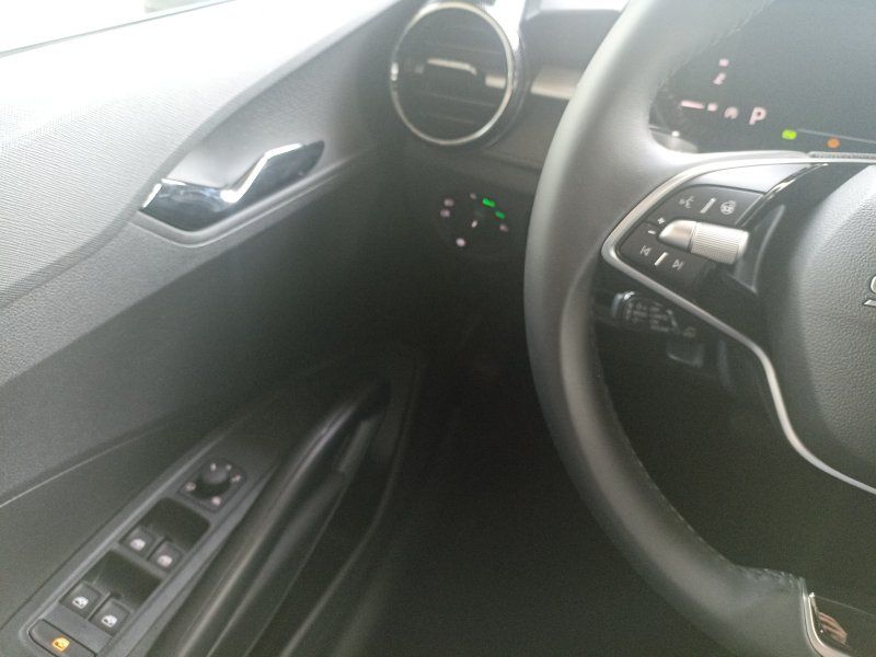 Fahrzeugansicht 9 Fahrzeugabbildung SKODA Fabia 1.0 TSI Selection DSG ACC+SMART-LINK+PDC+