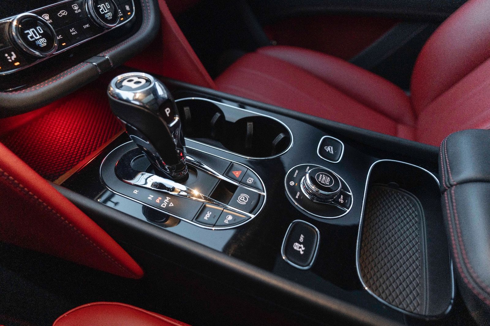 Fahrzeugabbildung Bentley Bentayga V8 HUD 360° MASSAGE ACC TOTW