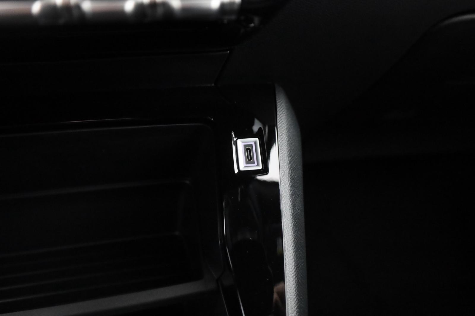 Peugeot 2008 1.2 PureTech LED ACC Kamera