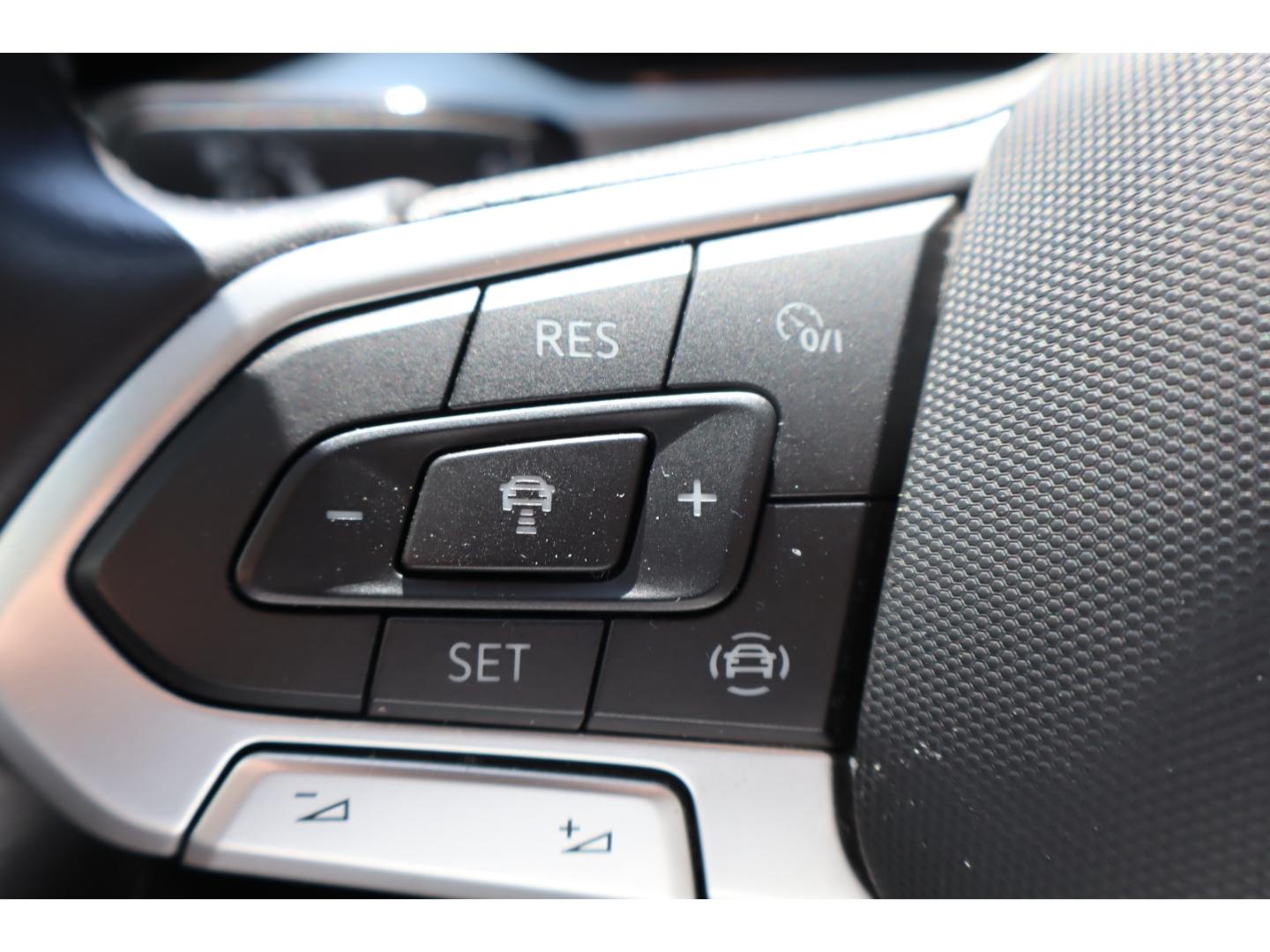 Volkswagen T-Roc 1.5 TSI Life 110 KW DSG Sitzhzg. GJ RFK, миниатюра 25