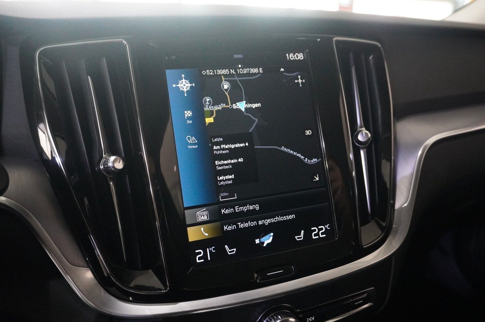 Fahrzeugabbildung Volvo V60 Kombi B4 MOMENTUM PRO NAVI/LED/KAMERA/VIRT.