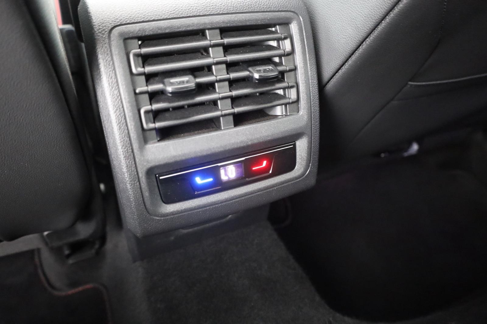 Volkswagen Golf VIII 2.0 TSI GTI Clubsport LED Navi Pano, миниатюра 27