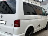 Volkswagen T5 Multivan - weiße Volkswagen T5 Multivan