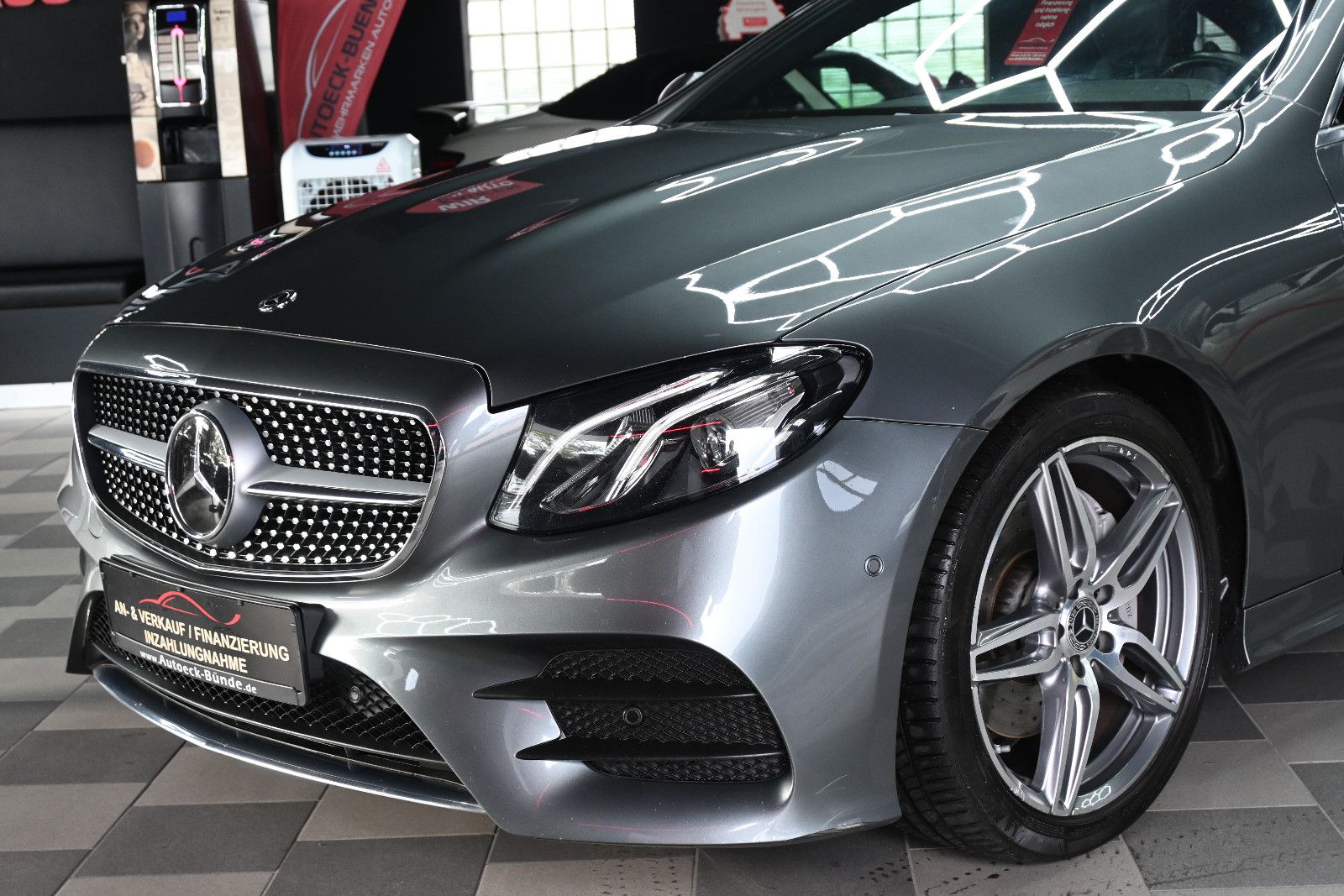 Mercedes-Benz E300 Coupe AMG/Pano/TW-Ass/Burmester/Kam/Distro