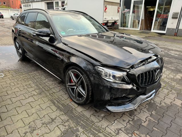 Mercedes-Benz C 63 AMG S T Panorama DTR Head-Up Schalensitze