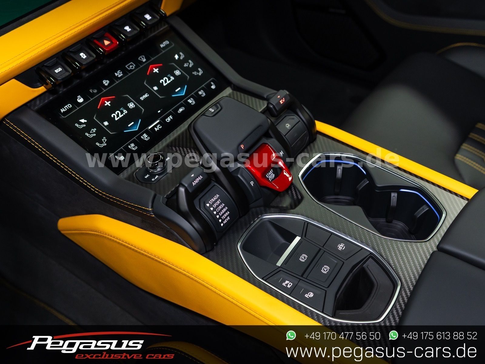 LAMBORGHINI Urus - 42