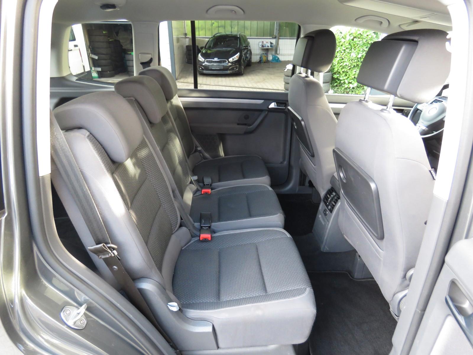 Volkswagen Touran Comfortline / AUTOMATIK / 7 SITZER