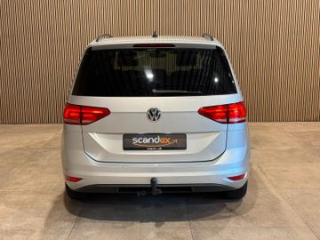 Volkswagen Touran - 4