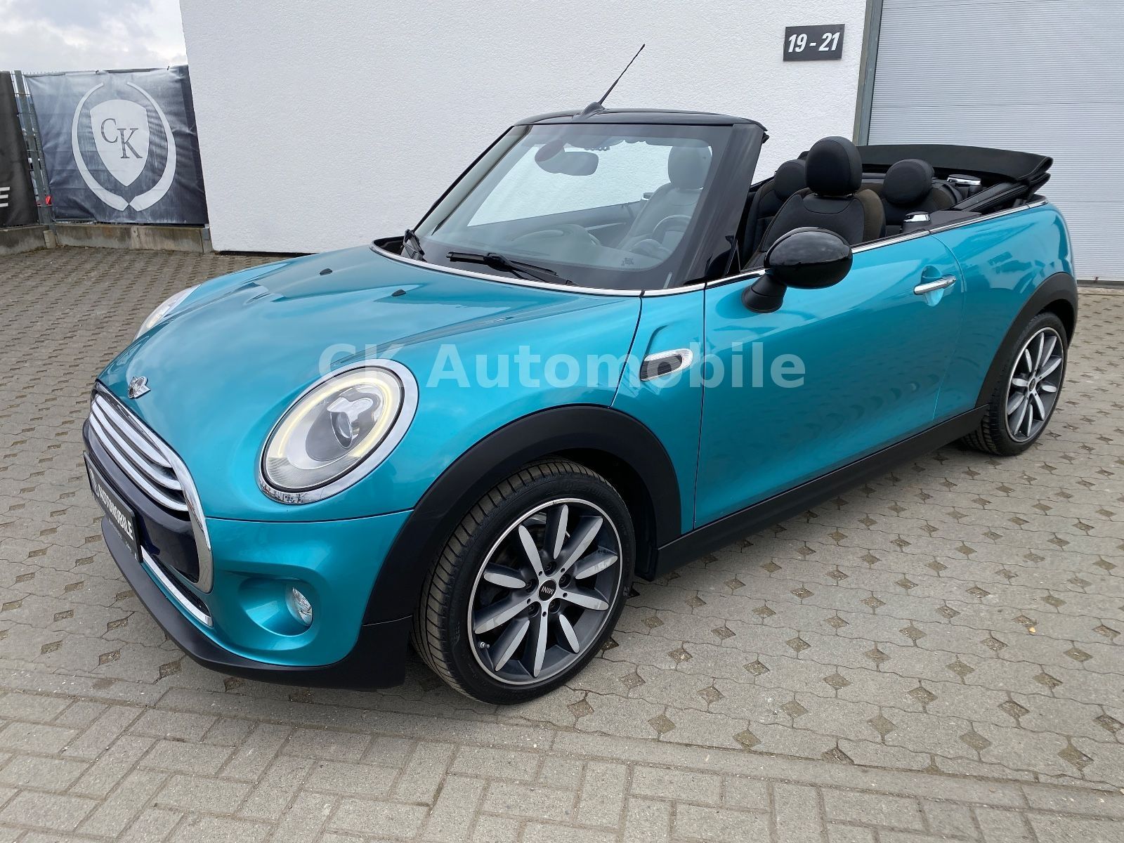 Fahrzeugabbildung MINI Cooper Cabrio  Chili/Leder/LED/PDC/Tempomat