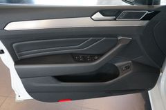 VW Passat Variant 2.0 TDI R-Line | Matrix | AHK VW Passat Variant 2.0 TDI R-Line | Matrix | AHK