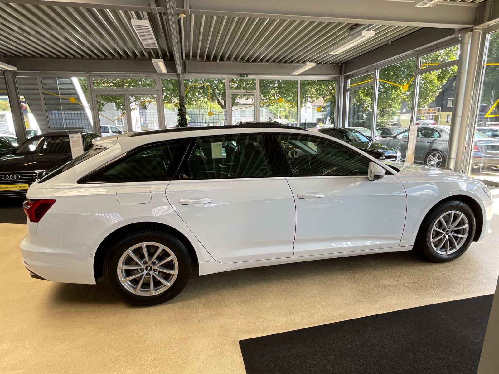 Fahrzeugabbildung Audi A6 Avant 45 TDI quattro*Business-Paket