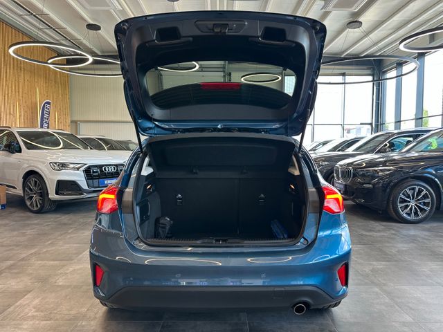 Ford Focus Lim. Titanium *Navi*AHK*LED*
