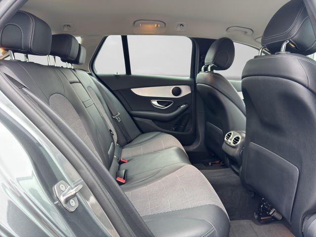 Fahrzeugabbildung Mercedes-Benz C 220 Td Avantgarde+LED+Distronic+CAM+Standh+AHK