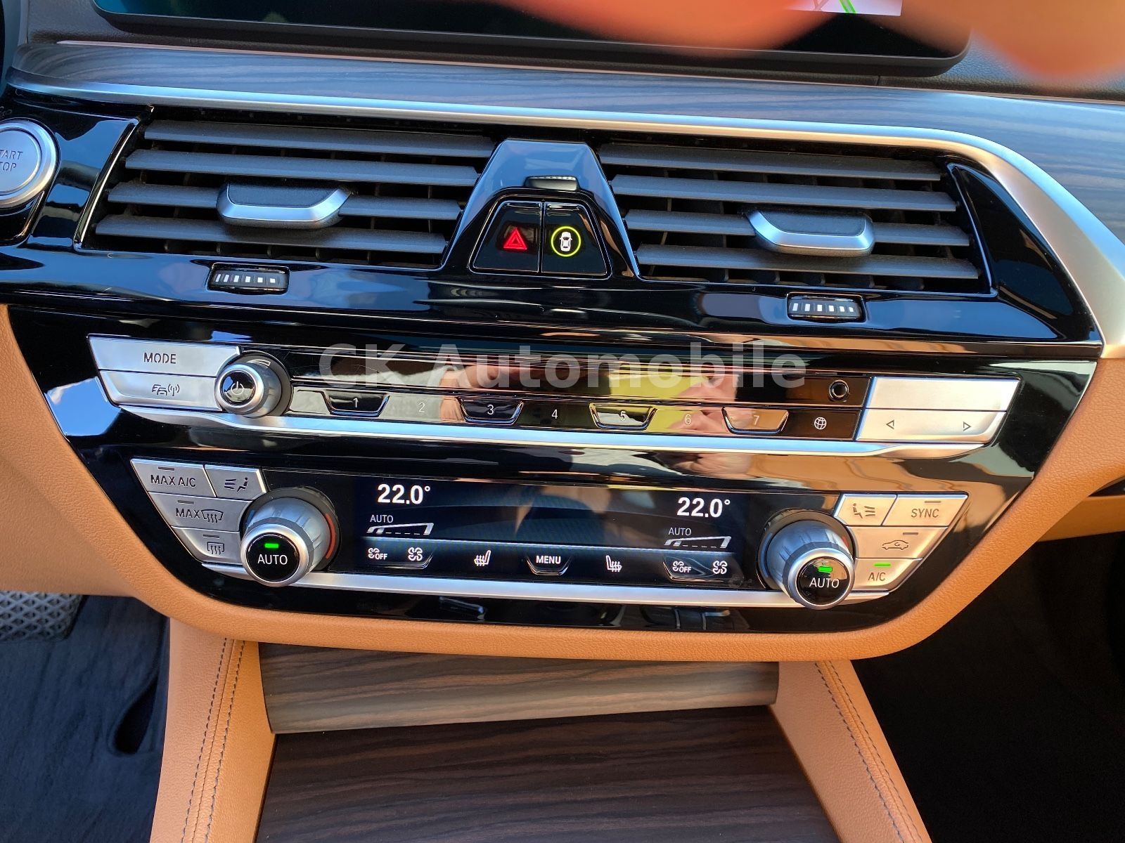Fahrzeugabbildung BMW 545e Lim.xDrive Luxury Line/Laser/Navi/360°K/AHK