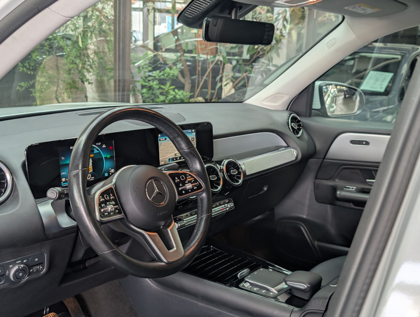 Fahrzeugabbildung Mercedes-Benz GLB 220 d MBUX LEDER VIRT APP KAM LED SHZ ALU