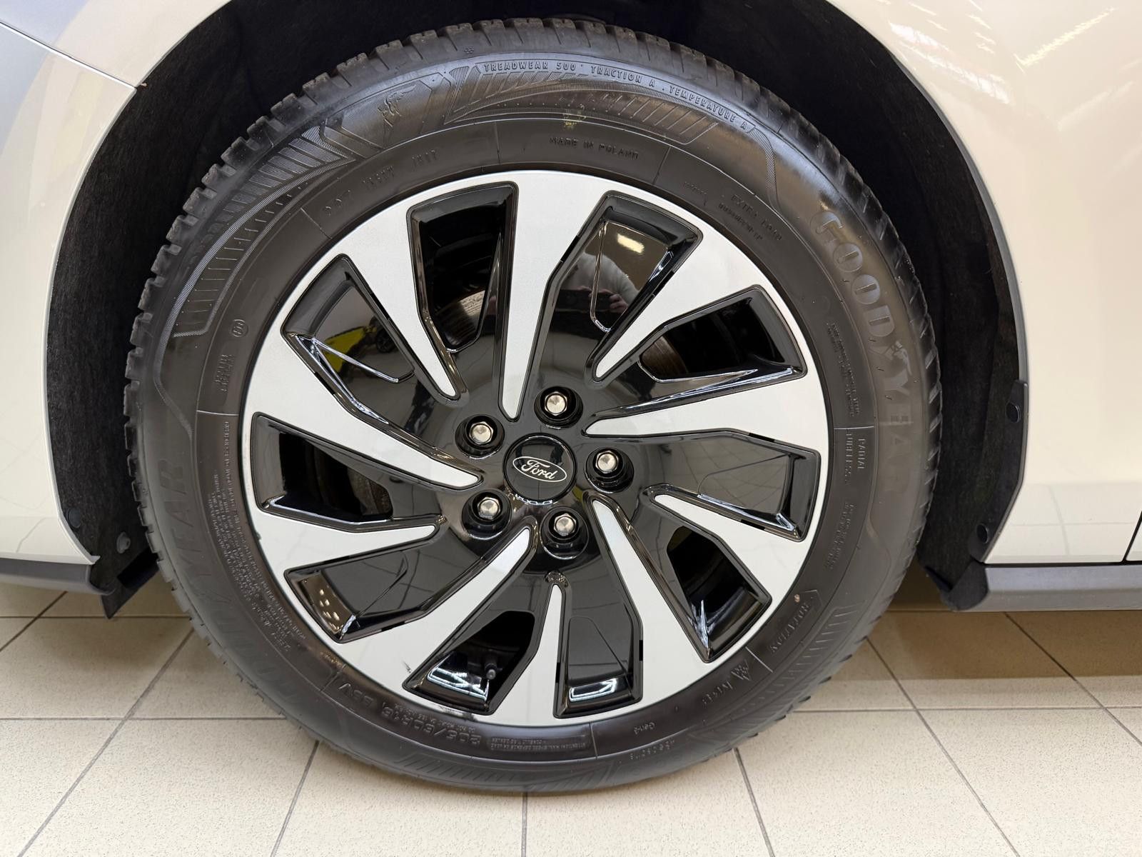 Fahrzeugabbildung Ford Focus Tur 1.0 Titan >NAVI-LED-SHZ-TEMP-DAB-PDC+