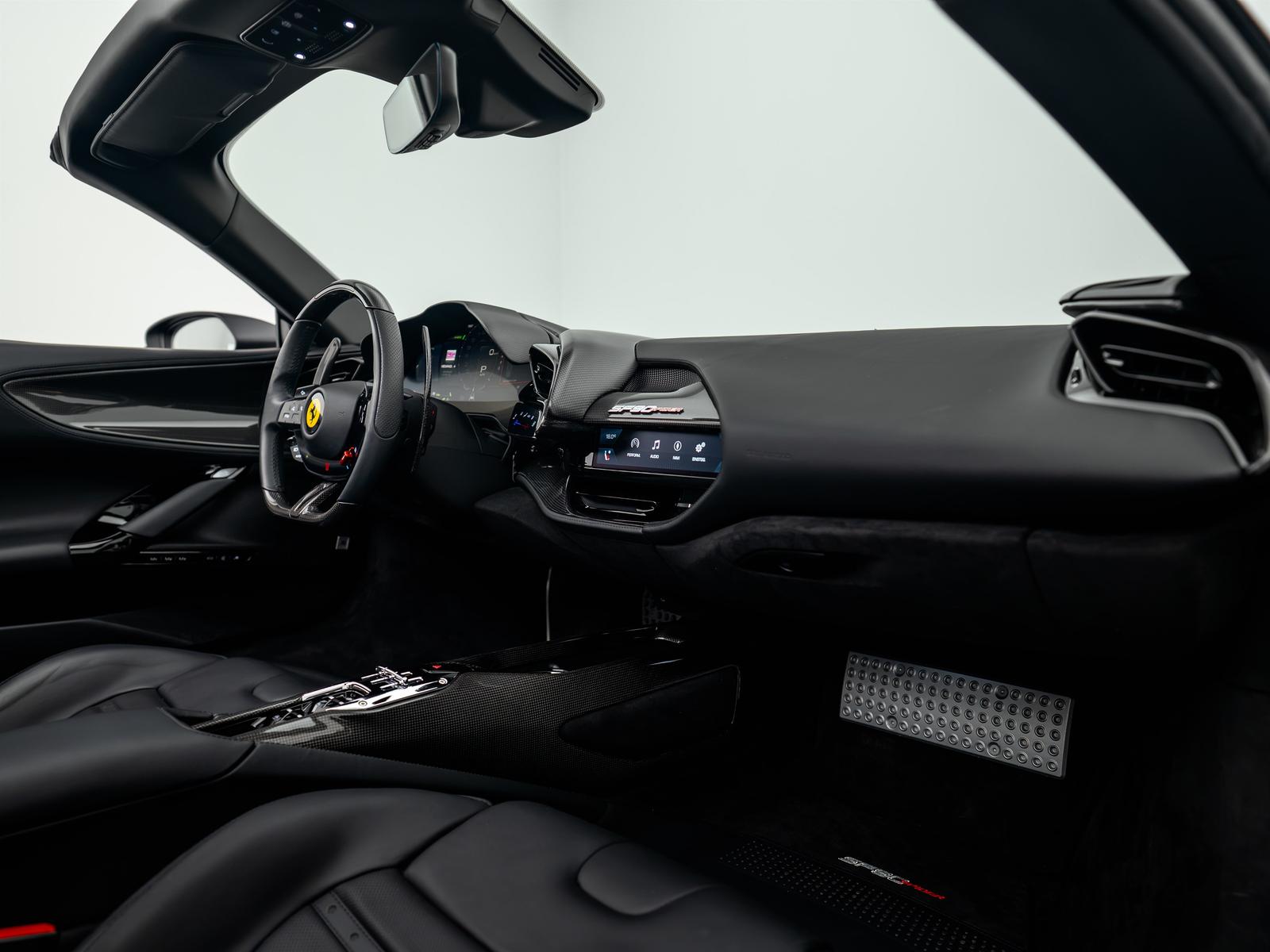 Ferrari SF90 Spider NERO OPACO - FERRARI HAMBURG