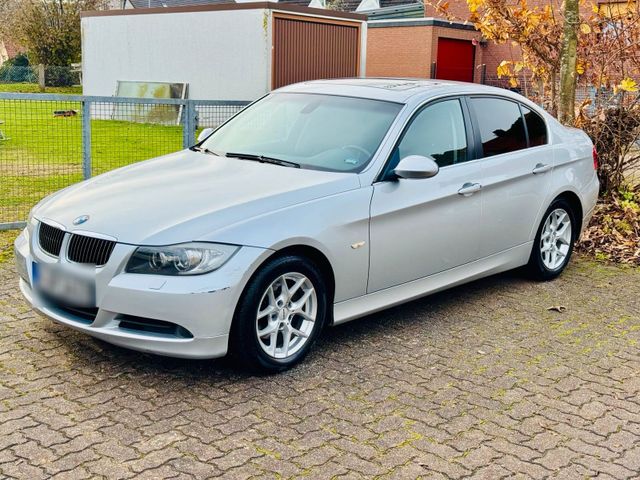 BMW 325i E90