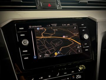 Volkswagen Passat - 9