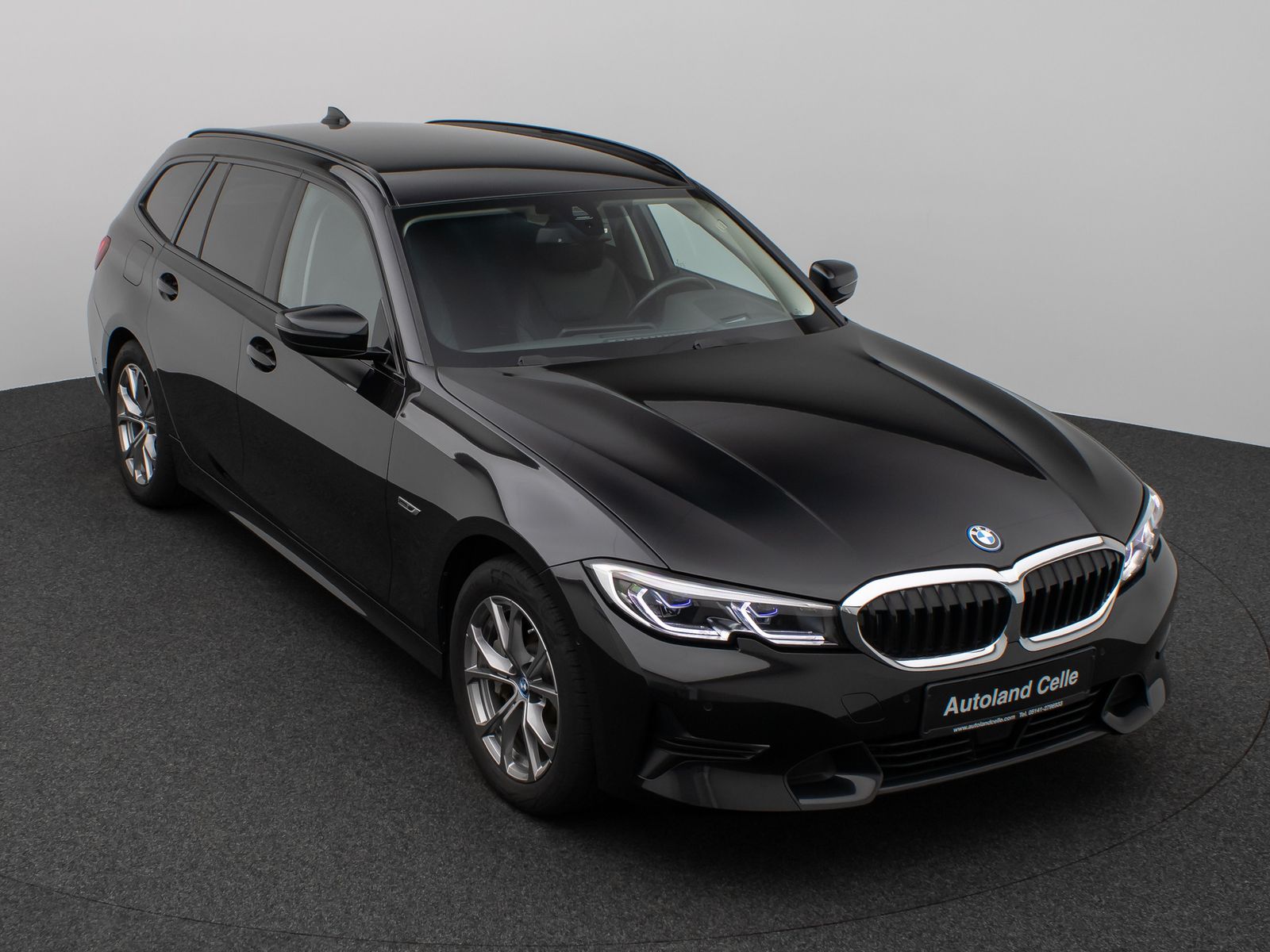 Fahrzeugabbildung BMW 330e xD Sport Line Kamera Laser HUD DAB HiFi AHK