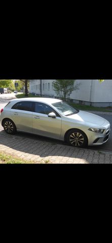MERCEDES-BENZ A 180 -