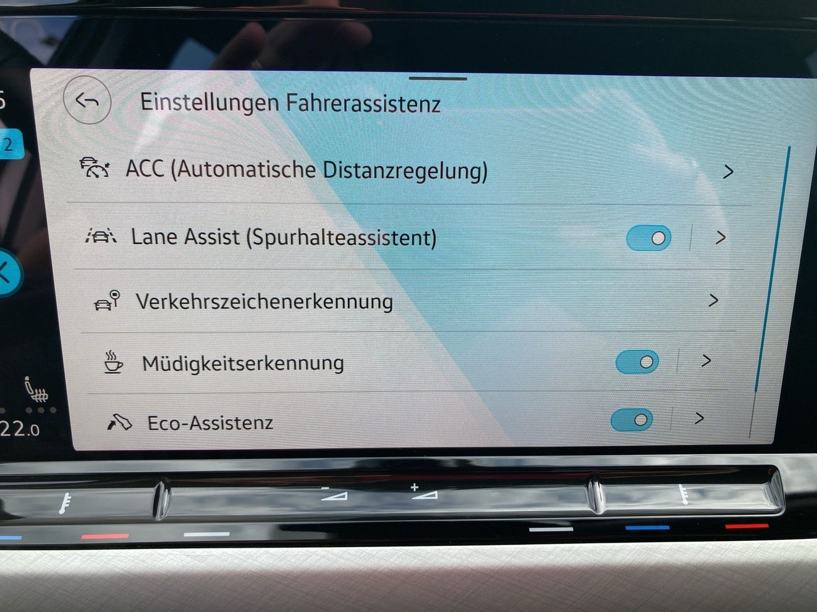 Fahrzeugabbildung Volkswagen Golf VIII Variant TSI Life LED Navi AID ACC PDC