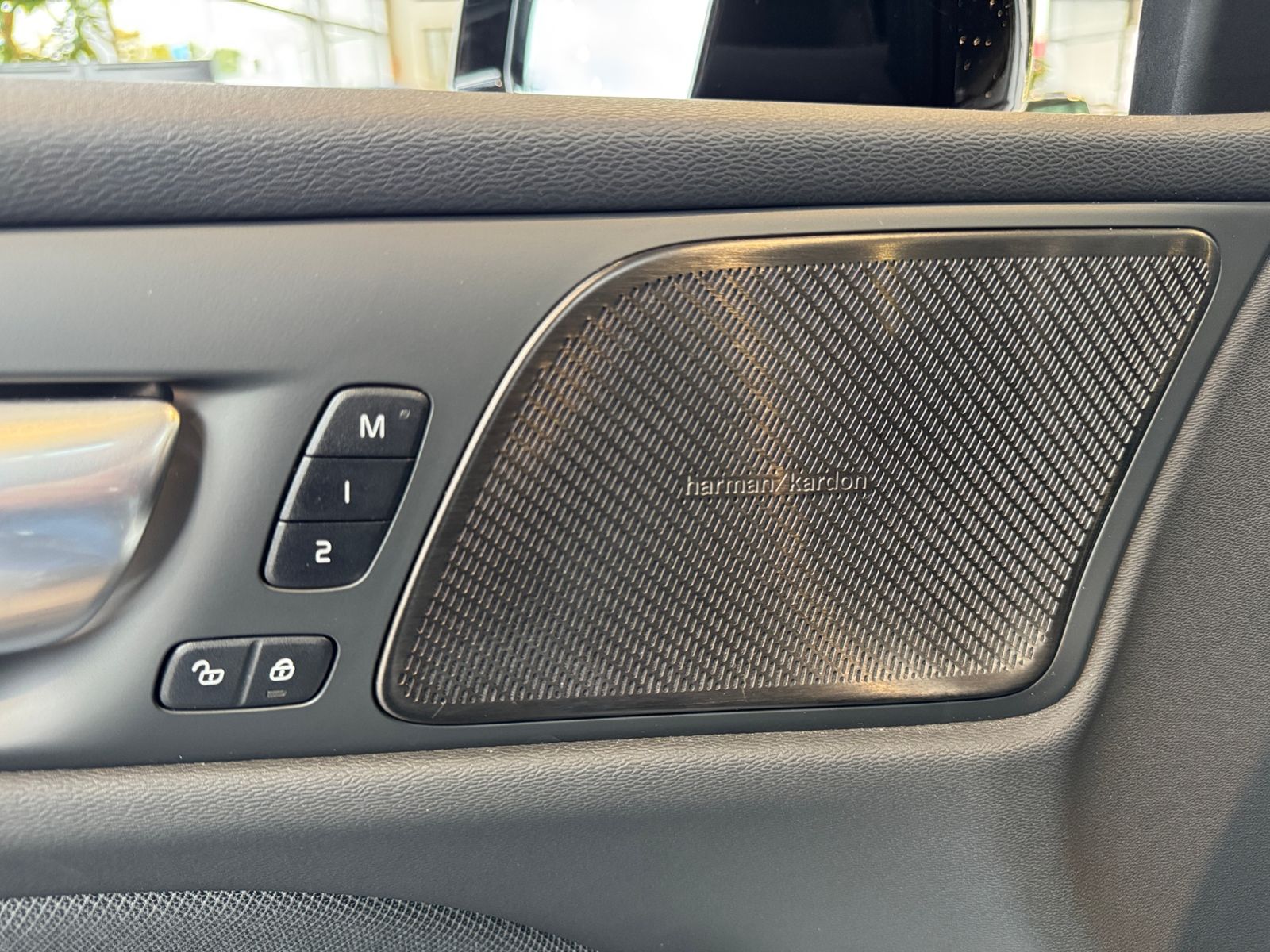 Fahrzeugabbildung Volvo S60 Lim. Plus Dark PANO 360° H/K LED