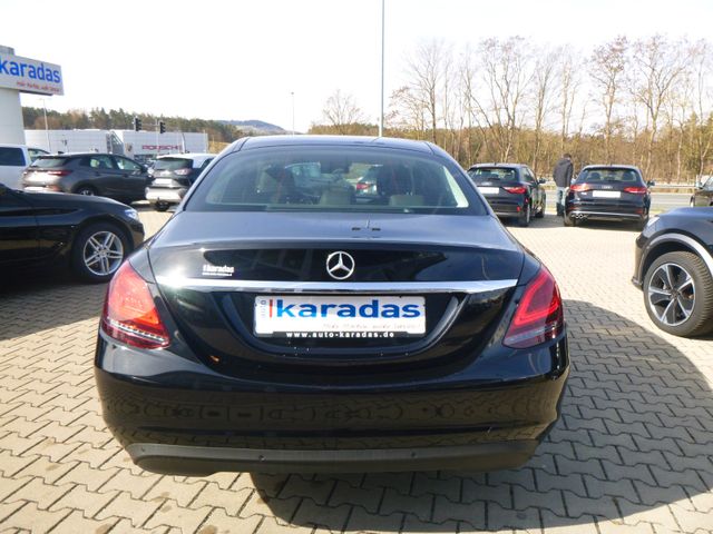 Fahrzeugabbildung Mercedes-Benz C 180 CGI Lim >AUT/NAV/LED/SHZ/PDC/KAM/Distronic
