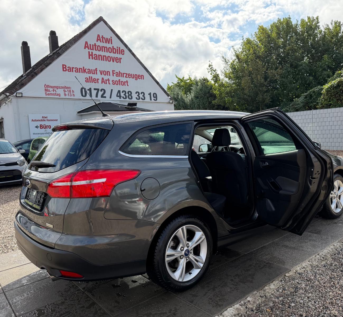 Ford Focus Turnier Sport Sportsitze Sport Lenkrad
