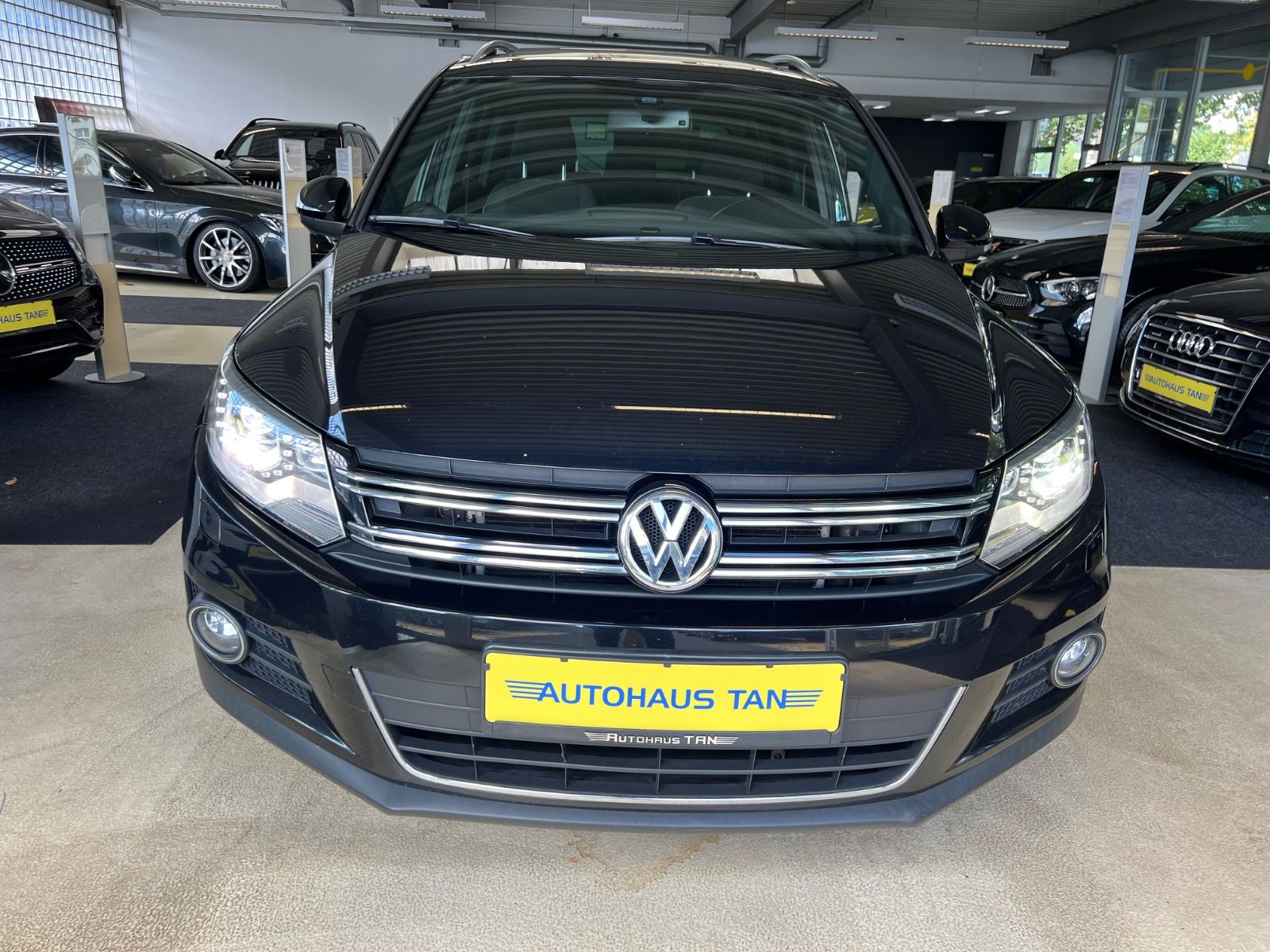 Fahrzeugabbildung Volkswagen Tiguan 2.0TDI Sport & Style 4Motion *PANO*XENON*