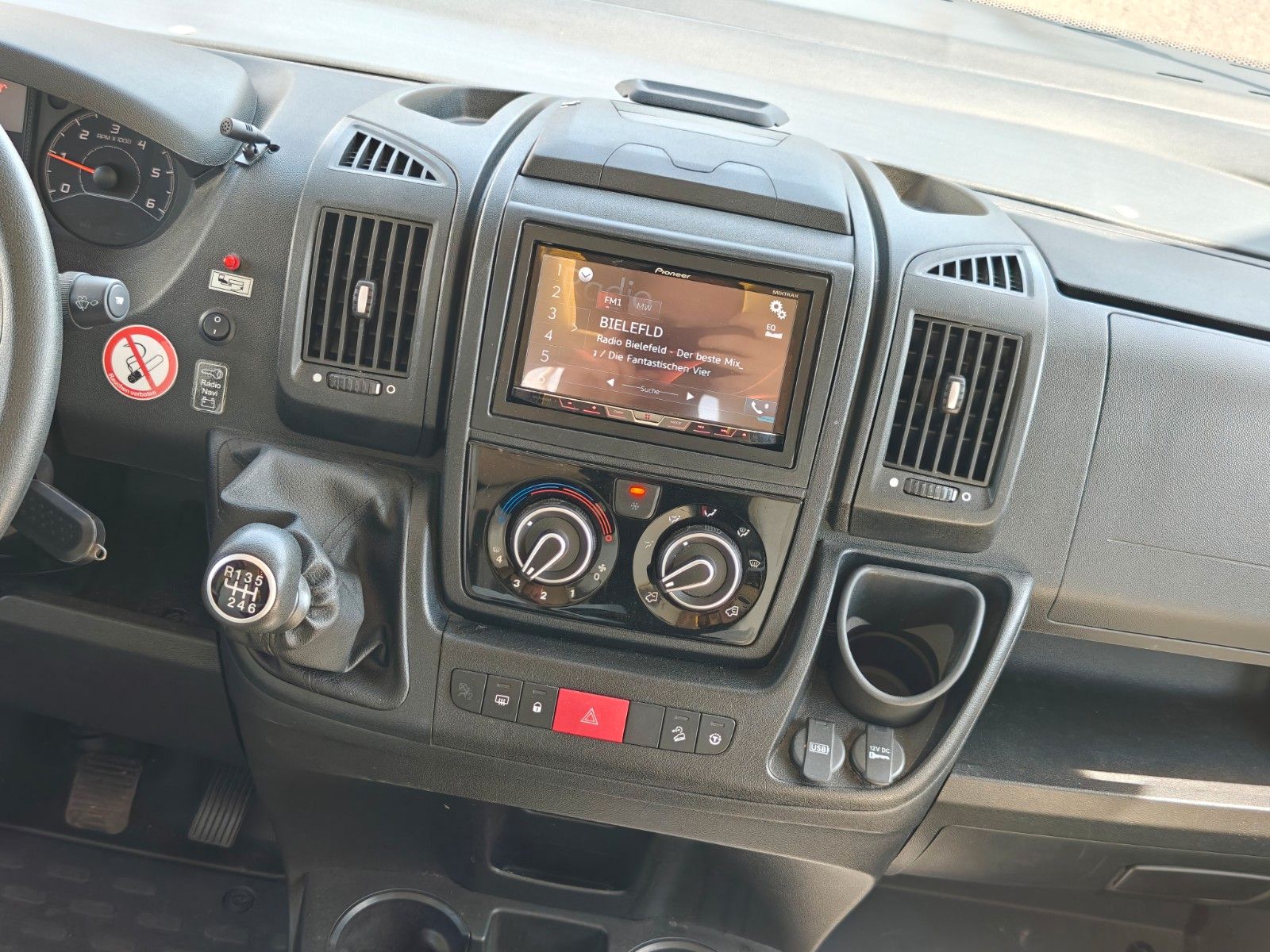 Fahrzeugabbildung Bürstner Elegance I 728 G - 150PS, SAT, TV, Navi, 2x AGM