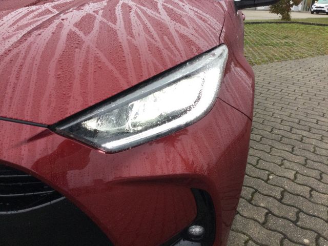 Yaris 1.5 Club KLIMA SHZ KAMERA ACC STANDHZ LED
