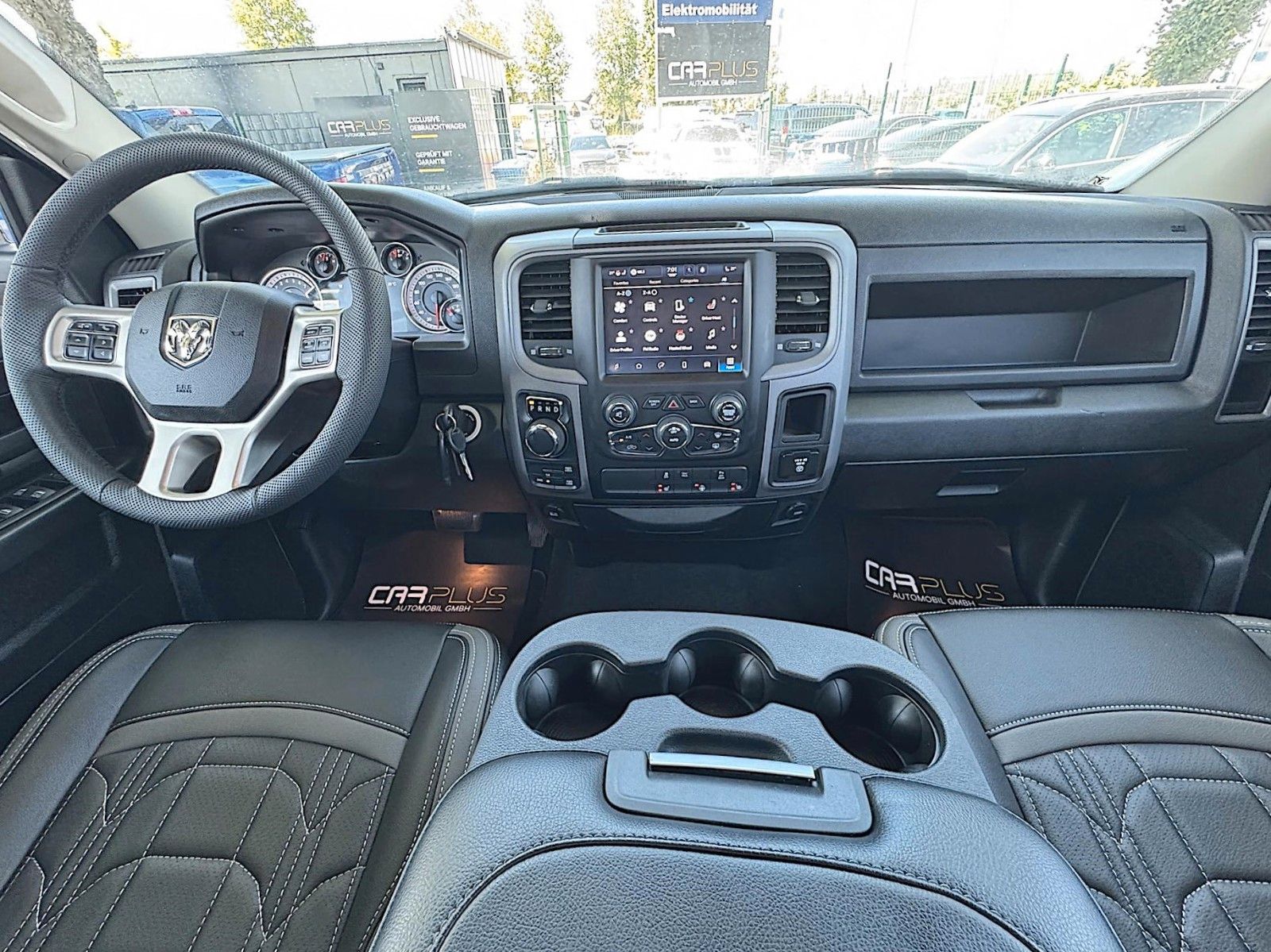 Fahrzeugabbildung Dodge RAM 5.7 V8 HEMI SPORT Offroad NIGHT 4x4 RAM BOX
