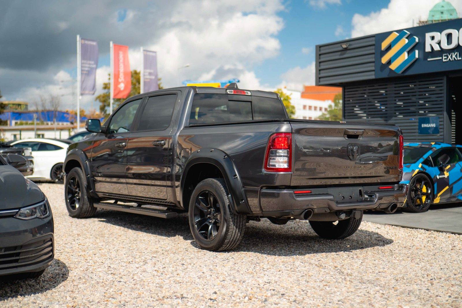 Fahrzeugabbildung Dodge RAM 5.7 V8 HEMI 4x4 LPG BRC Offroad Night-Paket