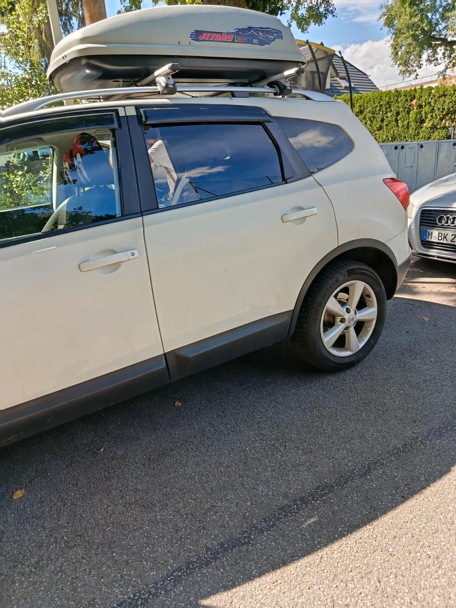 Nissan Qashqai+2 2009 — photo 11