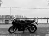 Honda CBR 250RA - SPORTLER VON 126 BIS 250 CCM