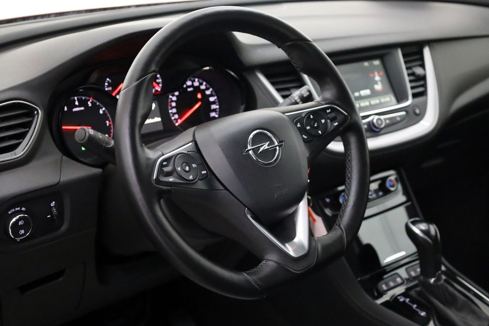 Fahrzeugabbildung Opel Grandland (X) Opel 2020 LED,Kamera,AHK,SR+WR