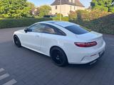 Mercedes-Benz E 200 AMG / Multibeam / Pano* / Nightpaket  - Mercedes-Benz E 200 in Düsseldorf