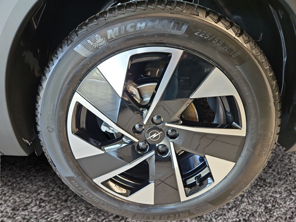 Fahrzeugabbildung Opel Grandland 1.2 DI Hybrid 48 V Automatik GS