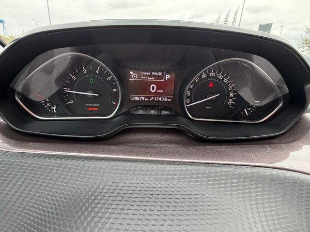 Peugeot 2008  Active / Klimaautomatik