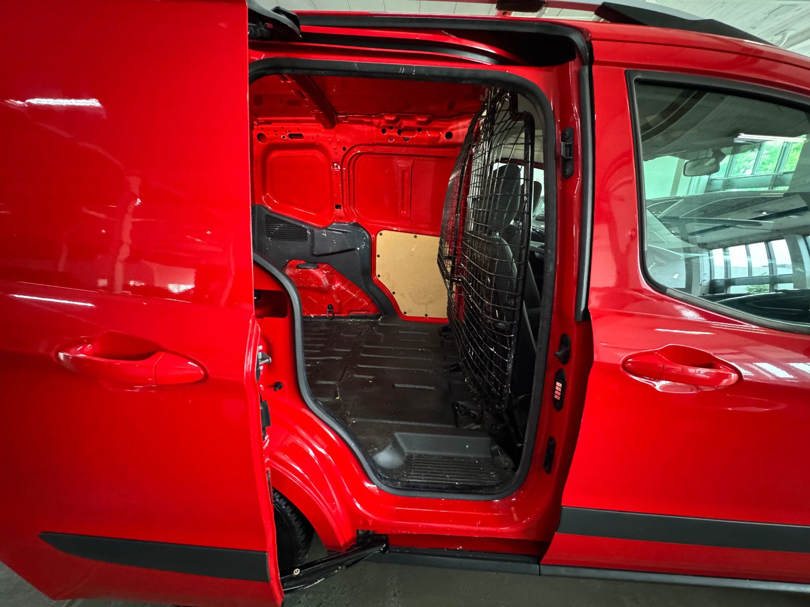 Fahrzeugabbildung Ford Tourneo Courier 1.5 TDCI TREND SERVICE & TÜV NEU