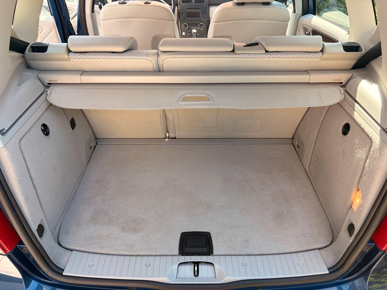 Mercedes-Benz A180 2010 — photo 14